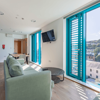 Silver En Suite - Image 5